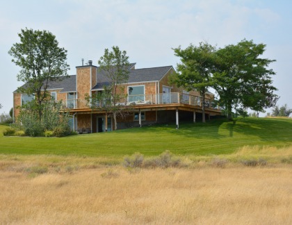 Deck with glass railings